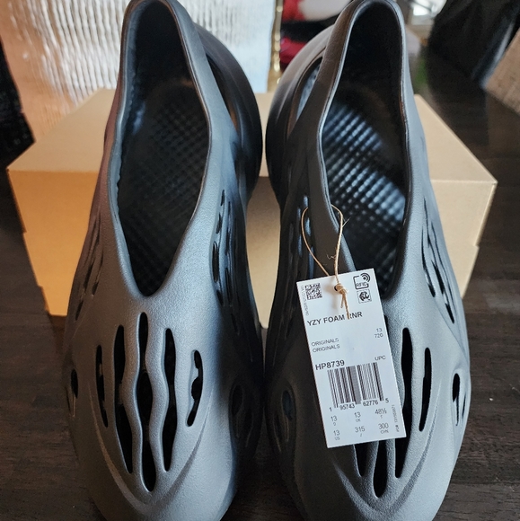 2024 Foam Runner Onyx - Picture 1 of 9